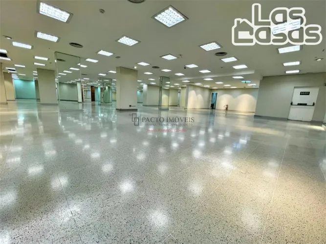Loja com 3.072 m²