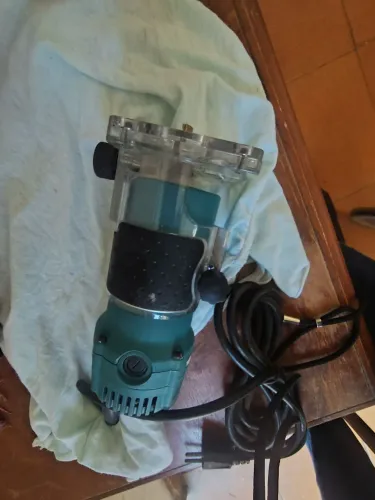 Tupia Laminadora Manual Makita 3709 530W 127V (110V) - Apenas a Máquina