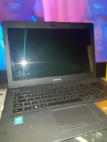 Notebook + celular (APENSAS TROCA)