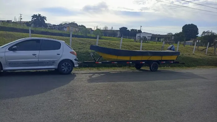 Barco para pesca modelo Beira Rio 