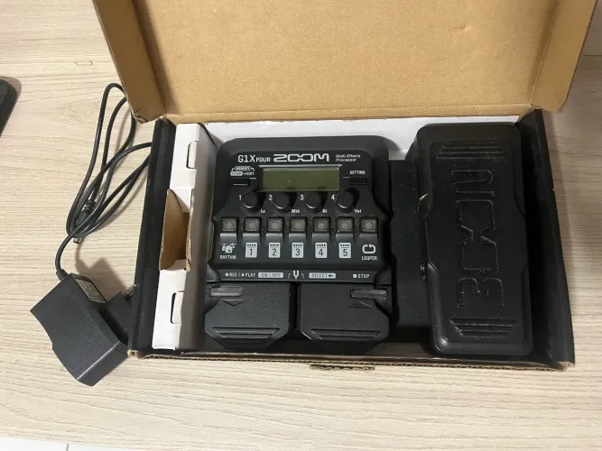 Zoom G1x four 
