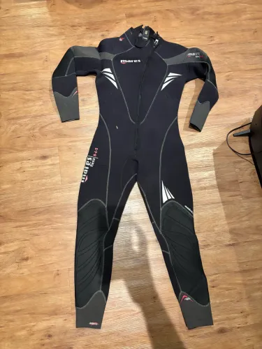 Roupa Neoprene Mares 8.6.5