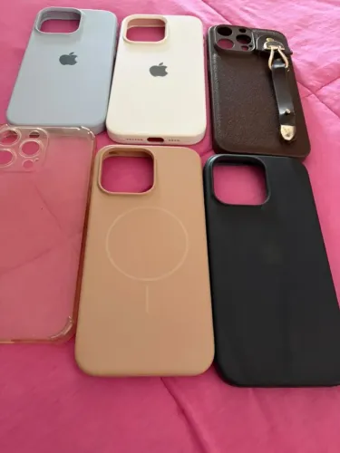 Vendo 6 capinhas iPhone 15 pro max