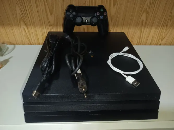 PS4 PRO 1TB VERSÃO 13.52 + CONTROLE ORIGINAL