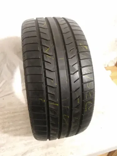 Pneu 235/40 17 17 Falken 97w Falken GRB rft usado
