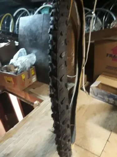 Pneu Pirelli 26 BM90 Big Lite 1 Novo e 2 usados a partir de 85,00 Pix - 2811