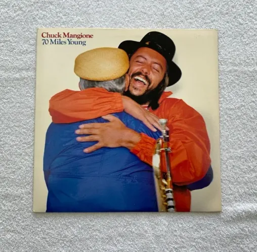 Disco de Vinil Chuck Mangione - 70 Miles Young - Importado