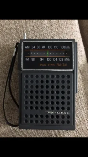 Rádio Portátil antigo FM/AM Realistic - Ótimo Estado!