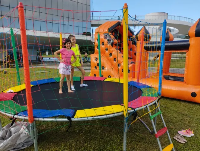 Locação de brinquedos inflável e pula pula