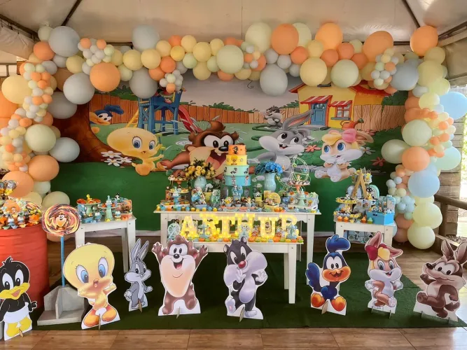 Painel Baby Looney Tunes 