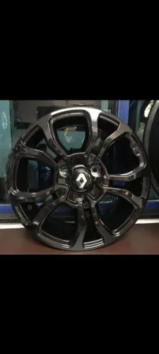Rodas do Kwid Black Piano aro14 novas em até 10x de R$246,00 no cartão de crédito