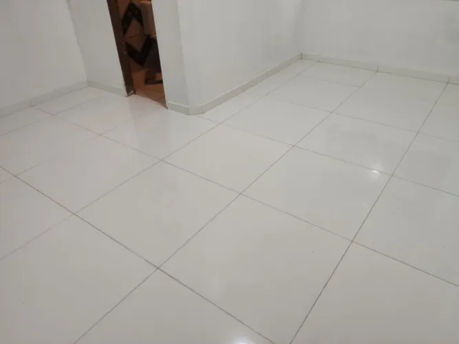 Piso Cerâmica Branco - Novo - 60x60 - Ideal para sua casa!