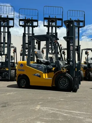 Empilhadeira Plasnox| Nova| 3.00kg| Diesel | Torre 6mts