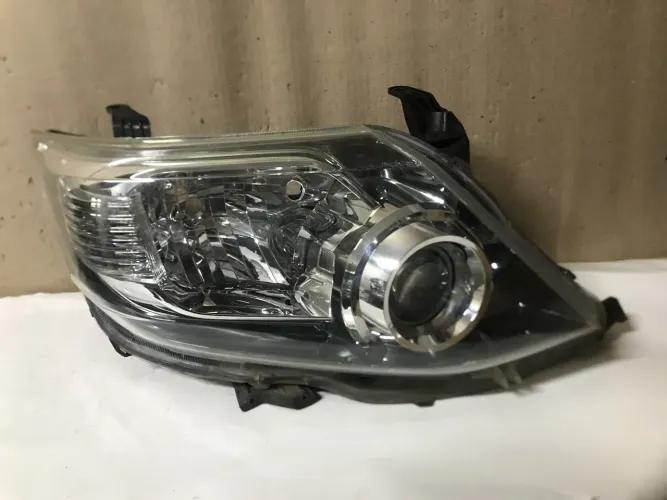 Farol Hilux Sw4 para Xenon 