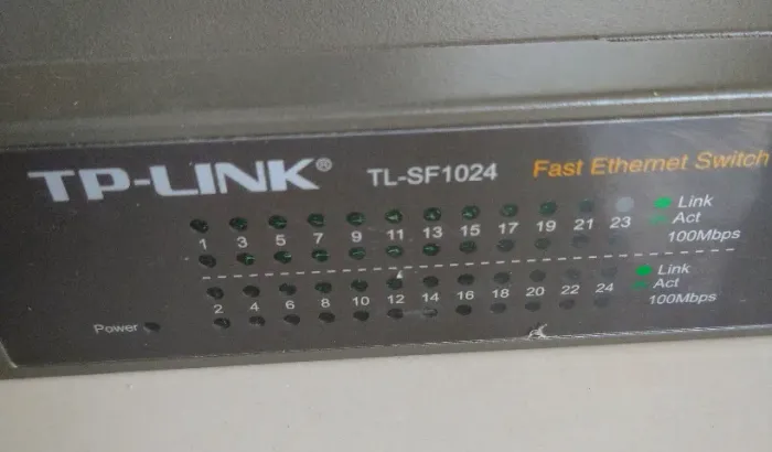 Switch de rede TP-Link 24 Portas 10/100