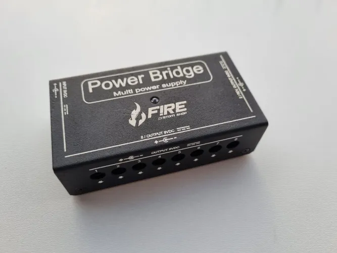 Fonte chaveada Fire Power Bridge 9V para 10 pedais