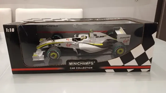 Miniatura Minichamps Fórmula 1 Brawn GP Rubens Barrichello F1 2009 Escala 1:18