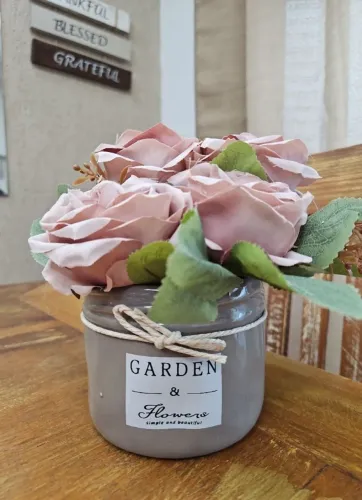 Vaso importado com rosas