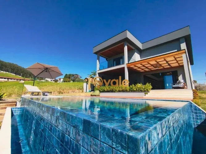 Casa Alto Padrão 3 Suítes à venda, 300 m² Paraibuna/SP