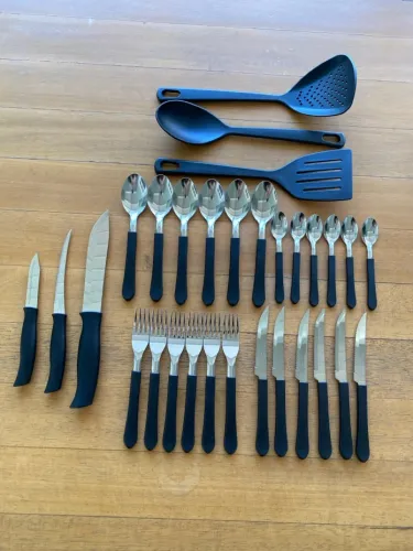 Conjunto com 30 peças de talheres e utensílios de cozinha Tramontina