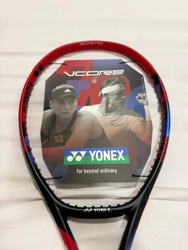 Raquete Yonex Vcore 98 