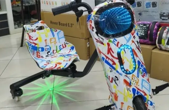 Drift Trike Elétrico 350W com LED, Bluetooth e Amortecedor - Novo na Caixa!