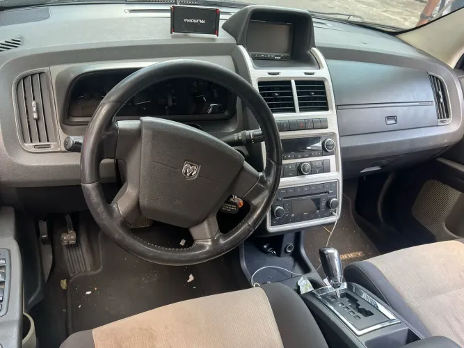 Dodge Journey ano 09 sucata para venda de peças