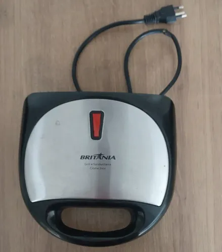 Grill e Sanduicheira Crome Inox Britania - 110v (Atenção leia as descrições)