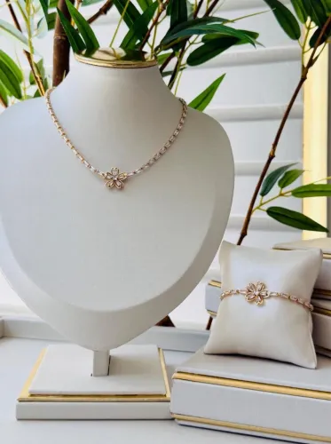 Conjunto Flor em Zircônia 