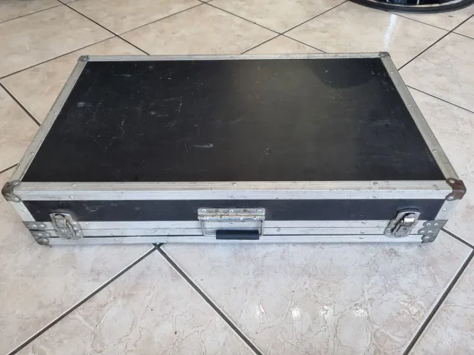 Pedaleira / Case Boss GT-8