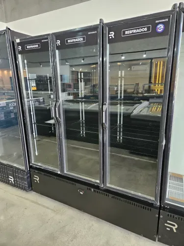 refrigerador expositor multiuso 3 portas para conveniência