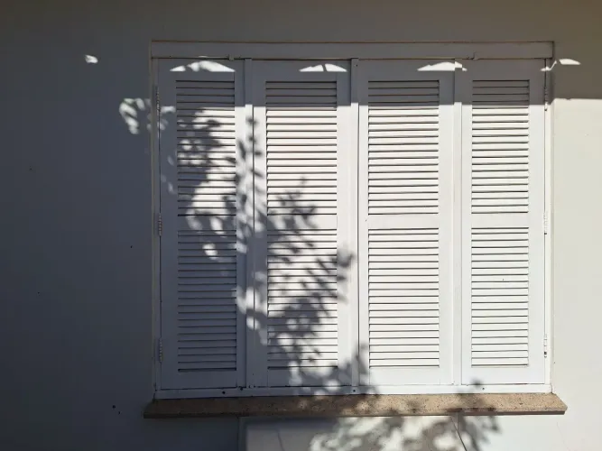 Janela Veneziana com Vidros 1,75 x 1,50 m