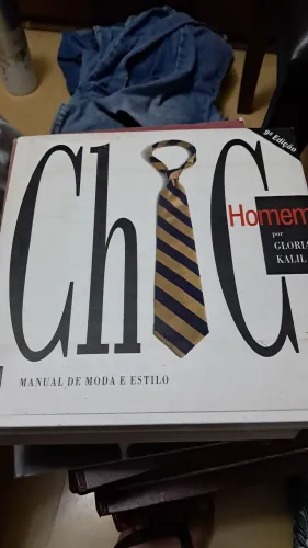 Manual de moda estilo Kloria Kalil em dinheiro