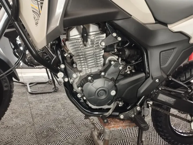 Sahara 300 - Pronta para rodar