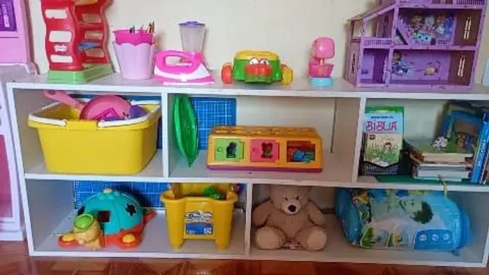 Estante vazada infantil 