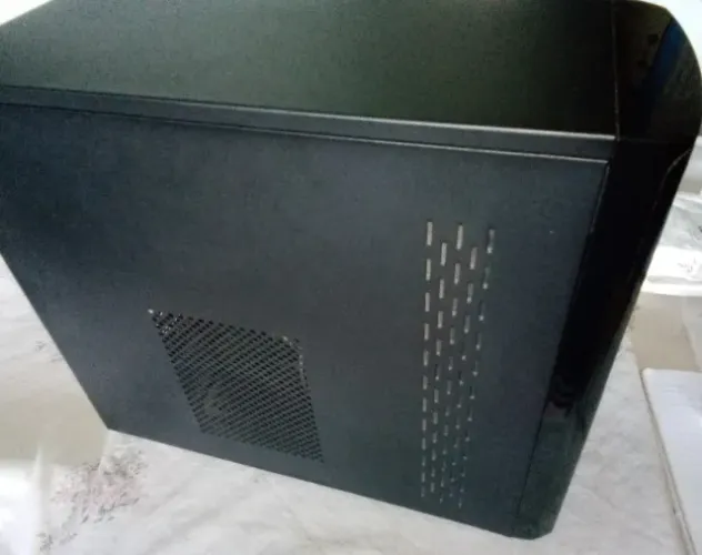 Gabinete com Fonte 