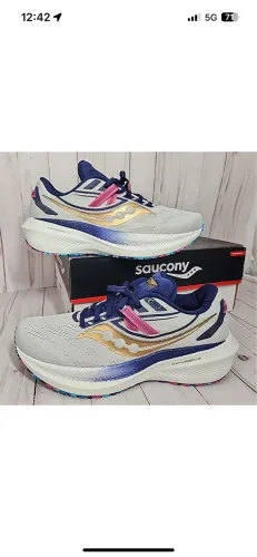 Tênis Saucony Triumph 20 44BR Novíssimo