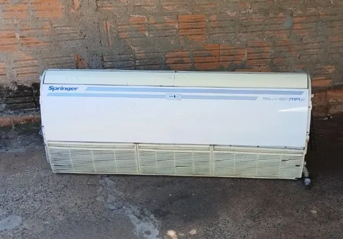 AR-CONDICIONADO SPRINGER CARRIER PISOTETO 36000 MIL BTUS