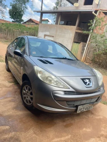 Peugeot 207 Sedan Passion XR 1.4 Flex 8V 4P 2011/12