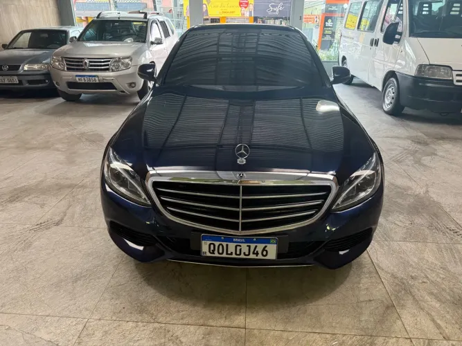 Mercedes C180 exclusive nova de tudo, a mais linda da Região !