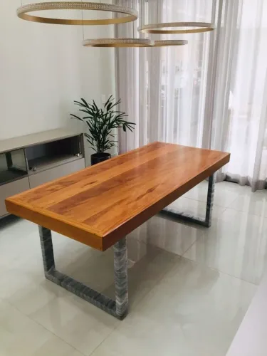 Mesa de Jantar em Madeira e Aço
