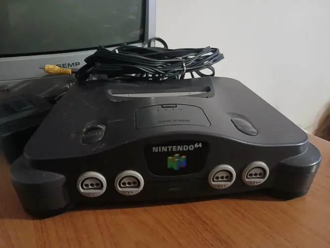 NINTENDO 64 console e fonte e cabo av