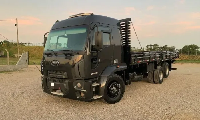 ford cargo 2428 6x2 2012 