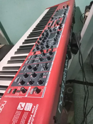 Nord stage 3 88Ha novinho pedal manual no plástico o teclado está zero