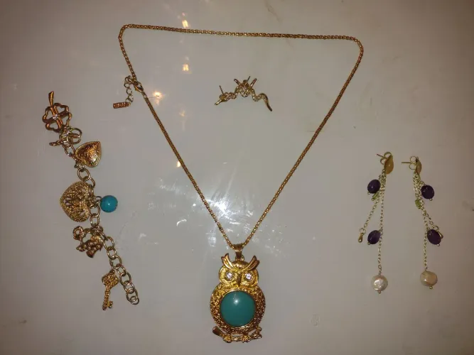 Conjunto de joias feminino com colar, brincos e pulseira
