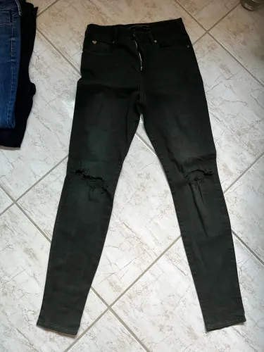 Vendo calça verde militar 