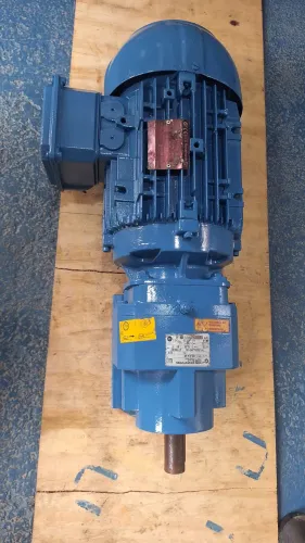 Motoredutor trifásico 3 cv redução 1/10 rotação final: 170 voltas.