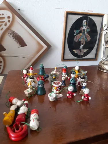 Lote miniatura de natal de madeira 27 peças