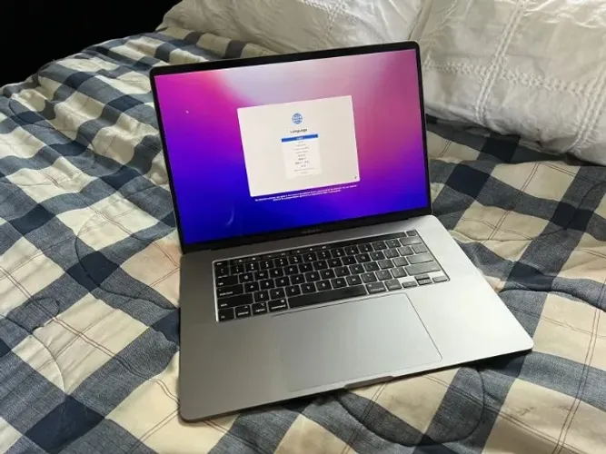 Macbook Pro Touch Bar i9