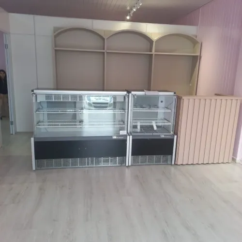 NZ. Vitrine refrigerada 1,40m e vitrine aquecida 75 cm GELOPAR 